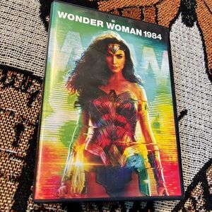 DC Comics * EUC Wonder Woman 1984 DVD Movie Cheetah Maxwell Lord 1980s Gal Gadot
